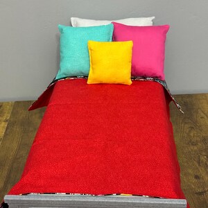 Peut inclure: Ensemble de trois mugs en c&eacute;ramique avec une finition mate et mouchet&eacute;e. Les mugs sont de couleur cr&egrave;me, gris clair et gris fonc&eacute;. Chaque mug pr&eacute;sente un design simple et minimaliste.