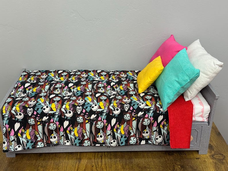 Peut inclure: Ensemble de trois mugs en c&eacute;ramique avec une finition mate et mouchet&eacute;e. Les tasses sont de couleur cr&egrave;me, gris clair et gris fonc&eacute;. Chaque mug pr&eacute;sente un design simple et minimaliste.