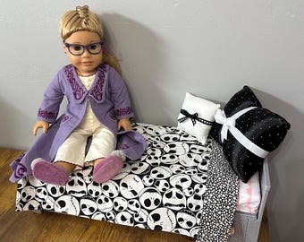 Parure de lit réversible de 18 po. L'Étrange Noël de ma fille américaine avec oreillers.