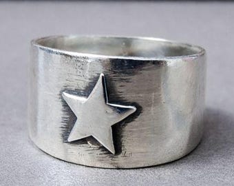 Brede sterring - 925 sterlingzilveren hemelring - minimalistische zilveren band voor vrouwen - rustieke stersieraden - dikke statementring