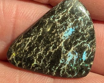 Mexican Leopard Opal - 17.2 Ct. - 25 x 21.7 mm - Blue Hydrophane Patches