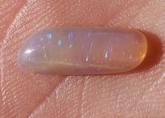 2.0 Ct. Mintabie Opal - 15.5 x 5.5 mm - Australia - Natural