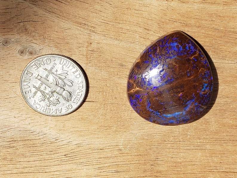 32.5 Ct Koroit Boulder Opal Australia 26 x 22 mm