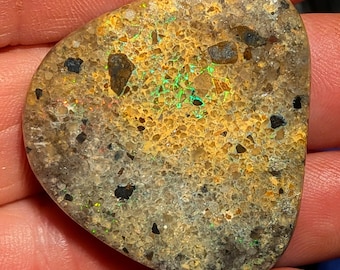 Louisiana Opal - 102 Ct - 36.6 x 40 mm - Rare Material!