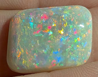 13 Ct. Coober Pedy Australian Opal - 19 x 15 mm - Gem Light/Crystal Base