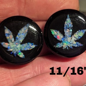 Ohr Plugs 11/16&quot; = 18 mm - Schwarzes Acryl - Natürliche Australische Opal Chips - In Epoxid Harz - Ein Paar