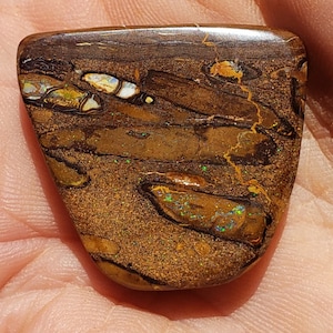 59 Ct Boulder Opal - Koroit, Australia - 30 x 27.5 mm