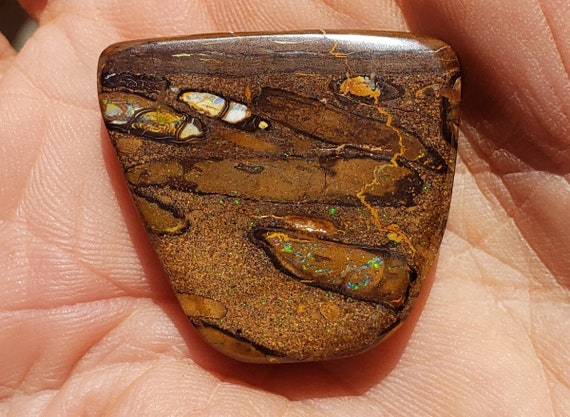 59 Ct Boulder Opal - Koroit, Australia - 30 x 27.5 mm