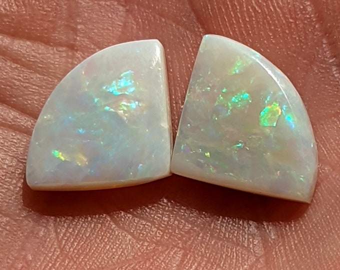 9.3 Ct. Opals - Matched Pair - Coober Pedy, Australia - Appx 17 x 13 mm - Natural