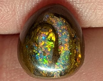 Boulder Opal - 5 Ct.  Koroit, Australia - Ring Stone