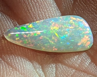 2 Ct. Lightning Ridge Crystal Opal - 17.6 x 7.1 mm - Australia - Natural