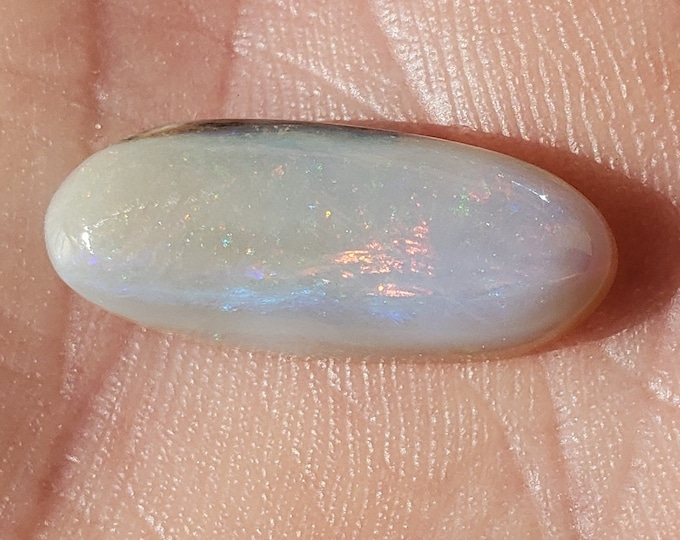 5.3 Ct. Mintabie Opal - 20.3 x 8.2 mm - Australia - Natural