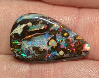 Boulder Opal - 13 Ct.  Koroit, Australia - Gemmy Reds