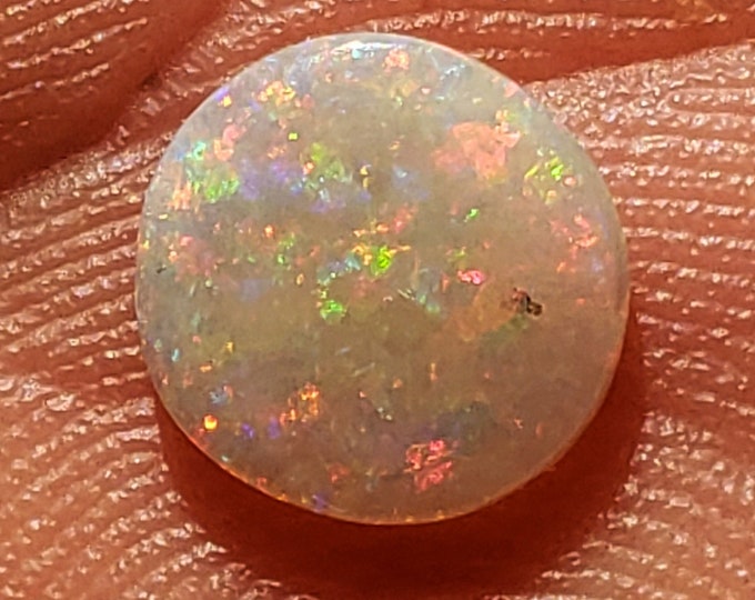 1.1 Ct. Lightning Ridge Australian Crystal Opal - 9 mm - Natural