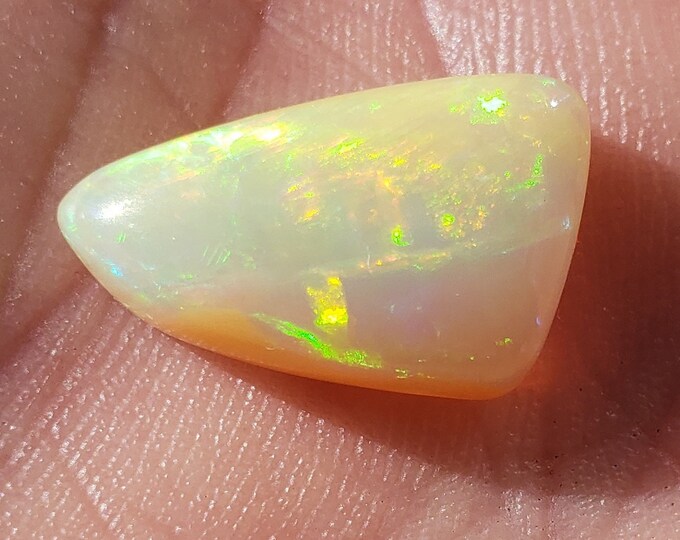 4.4 Ct. Ethiopian Welo Opal - Great Colors