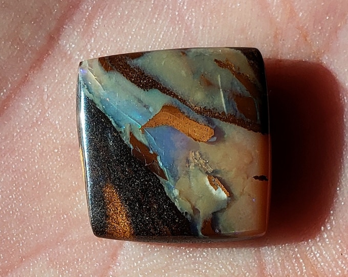 Boulder Opal - Koroit, Australia - 15.5 mm - 11.8 Ct.