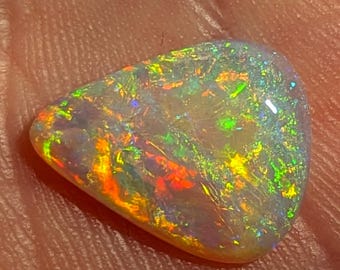 Lightning Ridge Opal - 3.3 Ct. - Bright Colors - Australia - Natural