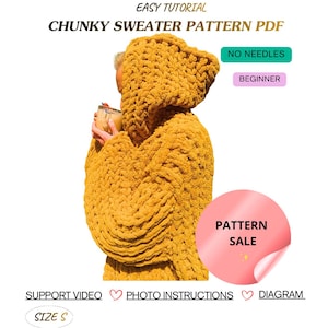 Può includere: Viene mostrato un maglione lavorato a maglia grosso giallo senape con cappuccio. L'immagine include il testo "CHUNKY SWEATER PATTERN PDF", "NO NEEDLES", "BEGINNER" e "PATTERN SALE". La taglia è "S".