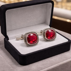 Manchetknopen met kussenslijpsel en robijn - 925 sterling zilver, elegante sieraden, accessoires voor de bruidegom.