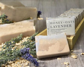 Jabón de leche de cabra / Aroma a lavanda / Ingredientes naturales / Hecho a mano / Miel + Avena