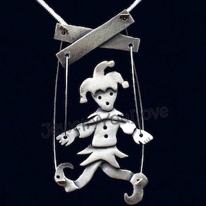 Collar con colgante de marioneta/títere de plata de ley - Bufón