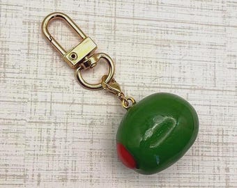 Amuleto de aceituna / Amuleto de comida hecho a mano / Complemento para crear tu propio llavero