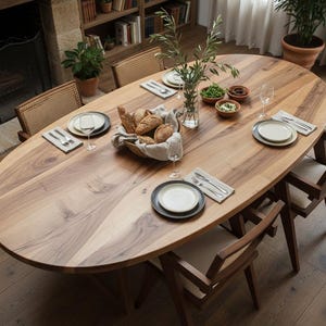 Handgjort matbord i valnöt, köksbord i massivt trä