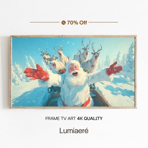 Könnte beinhalten: Ein gerahmtes Kunstwerk zeigt den Weihnachtsmann in einer verschneiten Landschaft, der einen von Rentieren gezogenen Schlitten fährt. Der Weihnachtsmann trägt einen weißen Anzug mit roten Handschuhen, umrahmt von einem hellen Holzrahmen. Der Text "FRAME TV ART 4K QUALITY" und "Lumiaeré" ist unten.