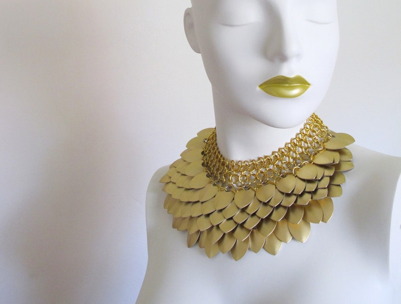 Statement Chandelier Necklace / Gold Scale Jewellery / READY TO SHIP / Scalemaille Collar / Chainmaille Jewelry / Chain Mail Necklace imagen 1