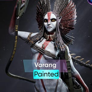 Pode incluir: Uma figura em tamanho real pintada de um personagem chamado Varang, com um cocar detalhado e segurando uma linha de injeção de combustível de alta pressão. A figura é predominantemente cinza, branca e vermelha. O texto "Varang Painted" é visível.