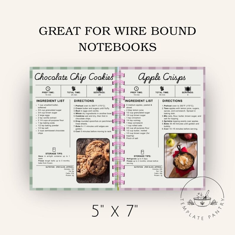 K&ouml;nnte beinhalten: Ein drahtgebundenes Notizbuch mit Rezepten f&uuml;r Chocolate Chip Cookies und Apple Crisps. Das Notizbuch ist 12,7 cm x 17,8 cm gro&szlig; und hat eine rosa Spiralbindung. Der Text "GREAT FOR WIRE BOUND NOTEBOOKS" steht oben.