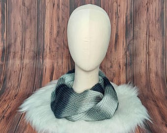 Handgebreide ombre oneindigheidssjaal - grijsblauwe colwarmer