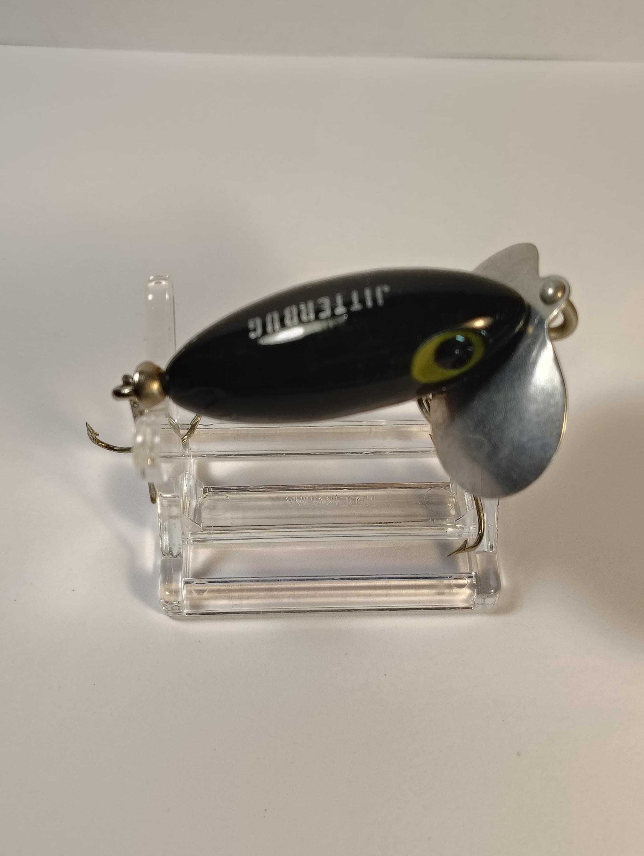 2 ANCIENS ARBOGAST Jitterbugs, 1 leurre tempête fin aileron HOT-N-TOT leurre de pêche à la traîne EUR 36,34 - FR 2 ANCIENS ARBOGAST Jitterbugs, 1 leurre tempête fin aileron HOT-N-TOT leurre de pêche à la traîne EUR 36,34 - FR