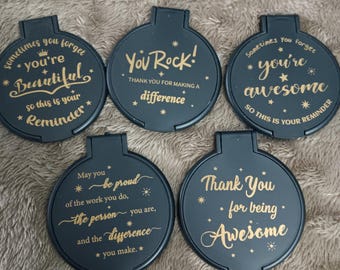 Pequeños espejos compactos inspiradores