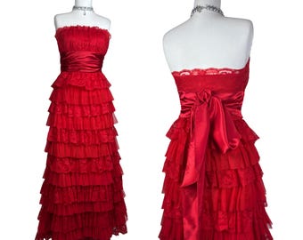 Vintage Red Lace Strapless Prom Dress Y2K Tiered Ruffle Maxi Gown Satin Waist Bow Formal Evening Dress Romantic Statement