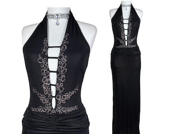 Vestido largo negro estilo años 2000 con escote halter: adornado con pedrería, escote pronunciado, vestido de noche ajustado.