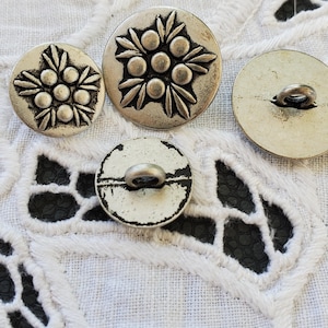 Vintage Pewter tone Berries metal shank buttons sizes 15MM (24L 5/8") or 20MM (32L 13/16") antique matte finish cool steampunk industrial
