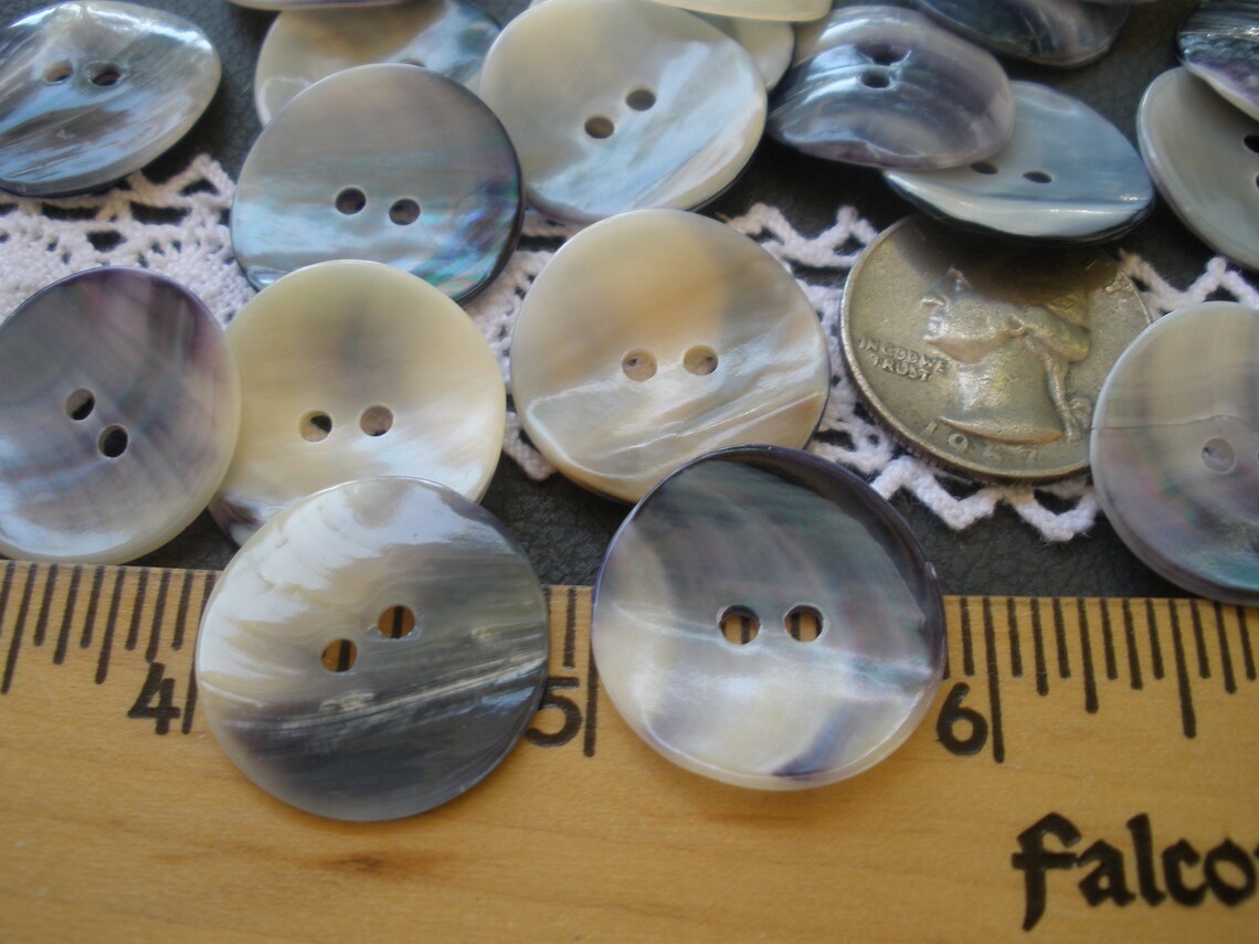 Blueberry & Cream MOP Shell Buttons 22MM 36L 7/8
