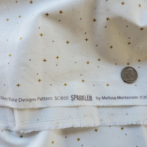 Sparkler in Vintage White Riley Blake Designs SC650 100% Cotton quilt weight by Melissa Mortenson off white gold metallic stars 1.4 yds 2020