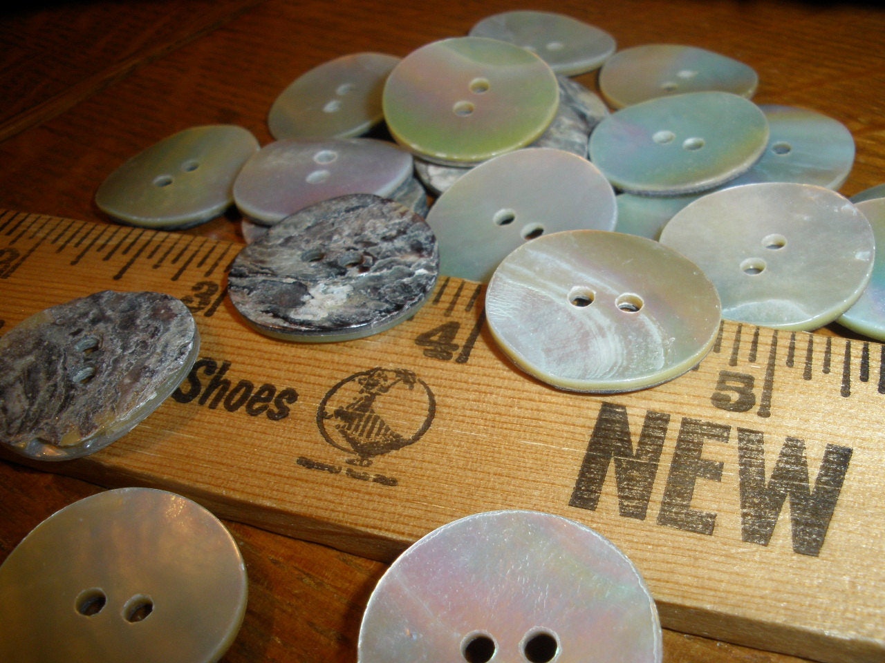 Pearly Real Shell Buttons MOP Natural 20mm 13/16