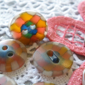 mixed color mosaic 2-hole buttons 9/16&quot; 22L 14MM 15 pc orange yellow blue green plastic resin sewing embellish knit translucent rounded flat
