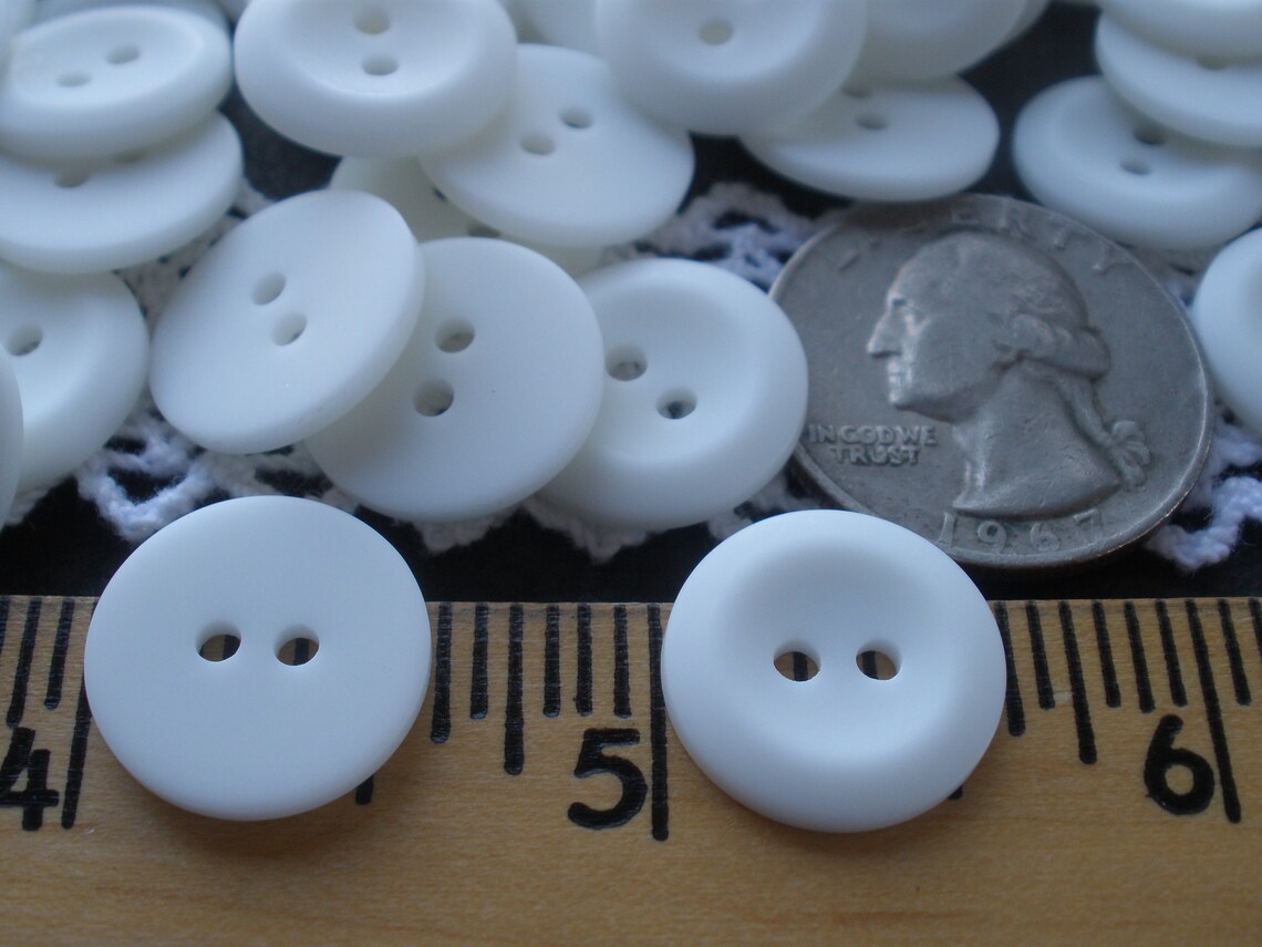 16MM Matte White Plastic Buttons 24L 2-hole Sew on 24 Pcs 5/8
