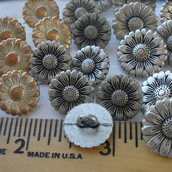 Morning Glory Flower metal buttons shank 15MM 17mm Antique silver or white wash copper finish 23L 28L jewelry clasp 3MM hole