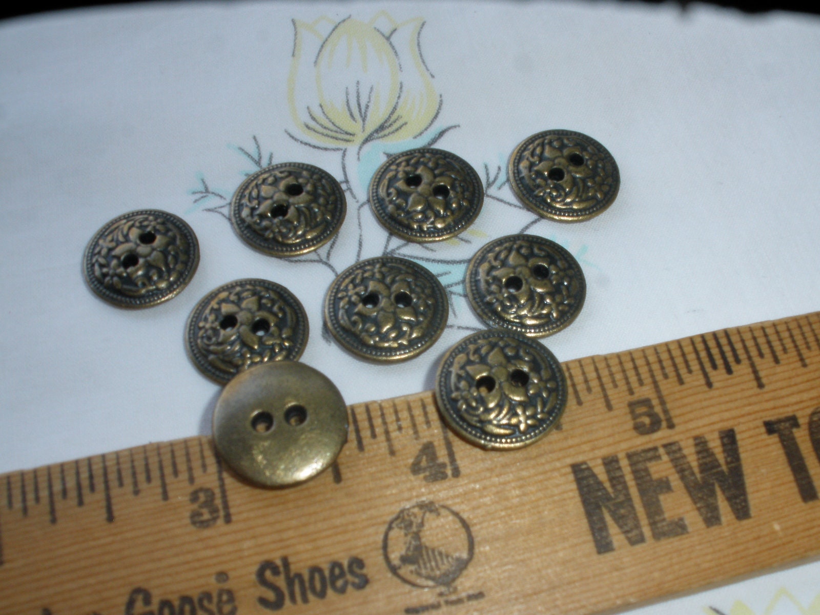Flower & Fleur de Lis Buttons Bronze tone Metal sew on | Etsy