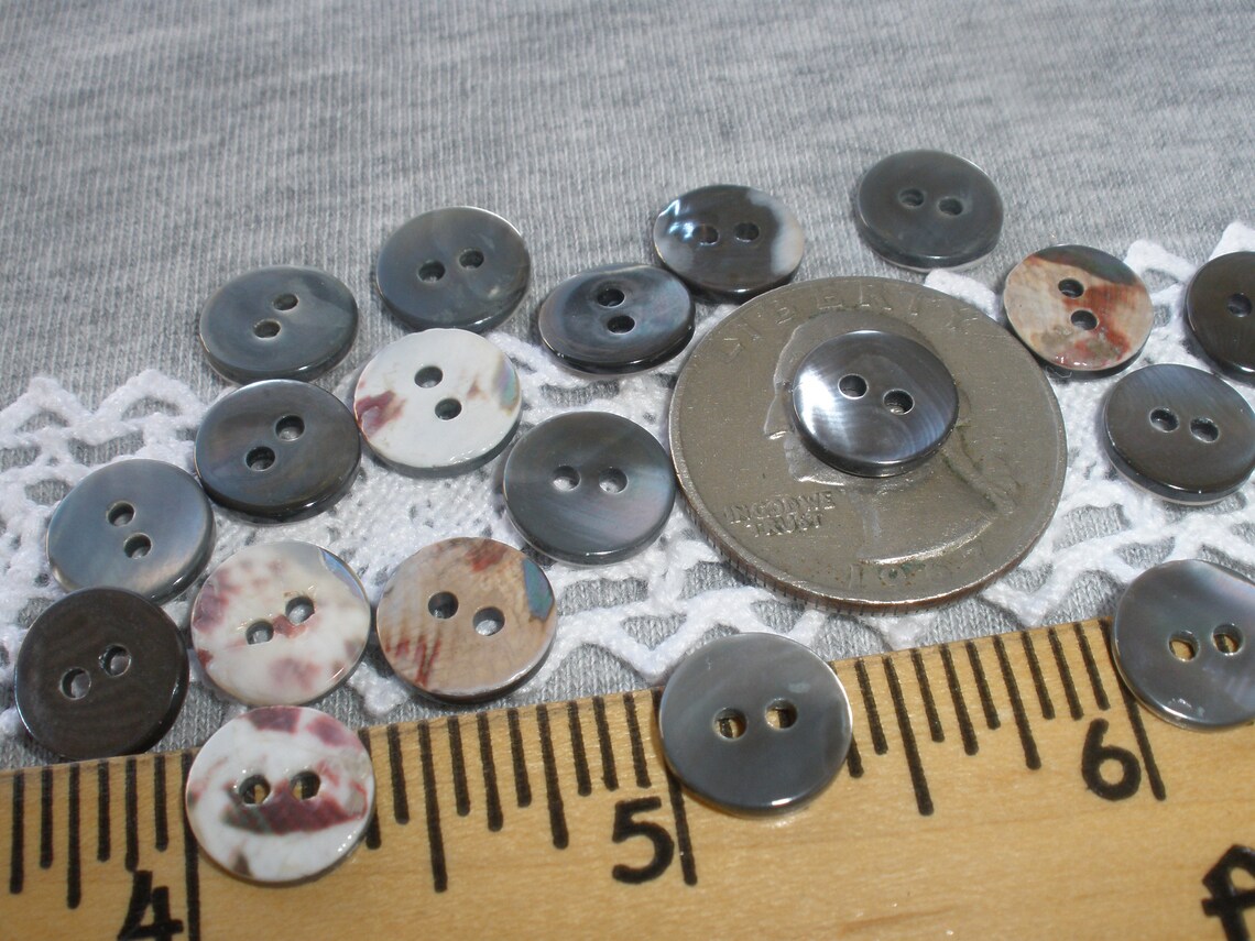 Smock Shell Button 10MM Thick Gray Smoke Trocas Shell Buttons 16L 3/8