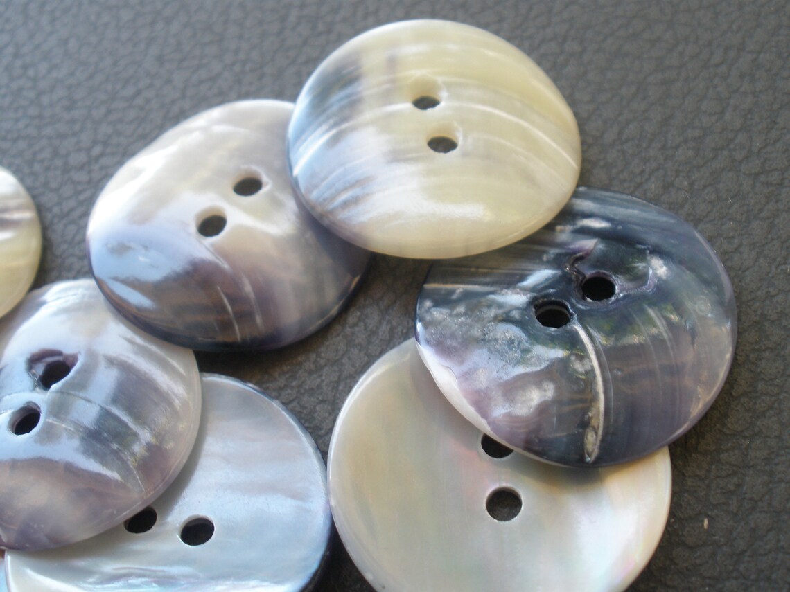 Blueberry & Cream MOP Shell Buttons 22MM 36L 7/8