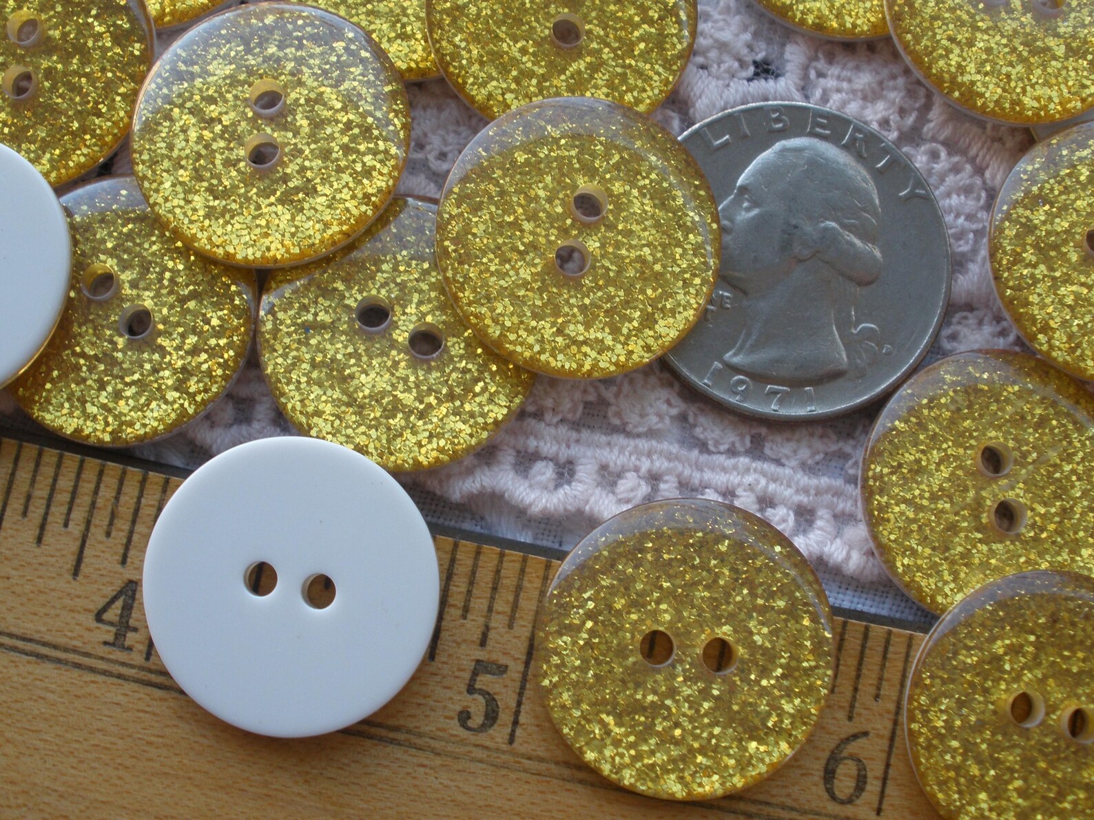 20MM Gold Glitter on White Vintage Buttons 32L 2 Hole Sew on Plastic ...