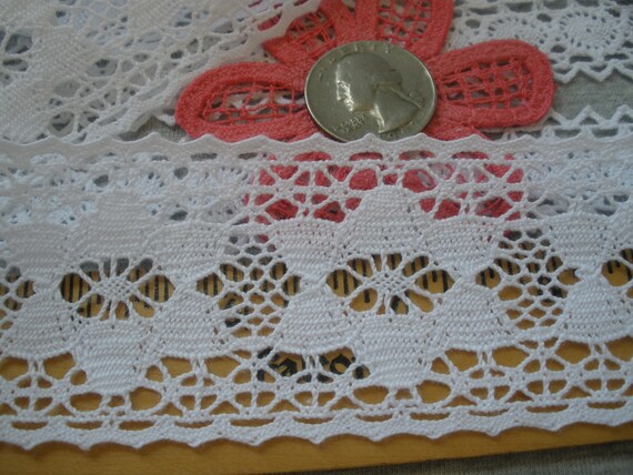 Ecru Cotton Lace 28mm - Flower Scallop Ecru Cotton Lace 28mm - Flower Scallop