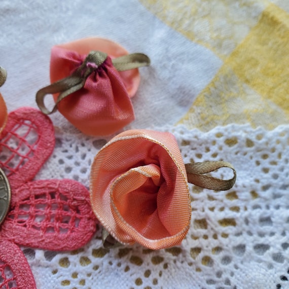 French style wire edge ribbon flowers Apricot Embellish t-shirt bridal bouquet up-cycle Shabby Chic ruffle roses satin bows applique Peach