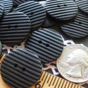 22MM or 25MM textured carved matte black plastic buttons 36L 7/8" 40L 1 inch 2 hole sew-on crafts headband bulk supply embellish knit immagine 3